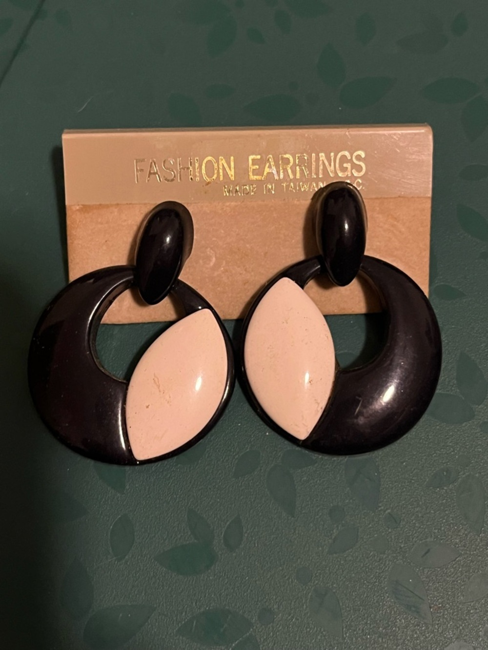 Giveaway + Free Shipping